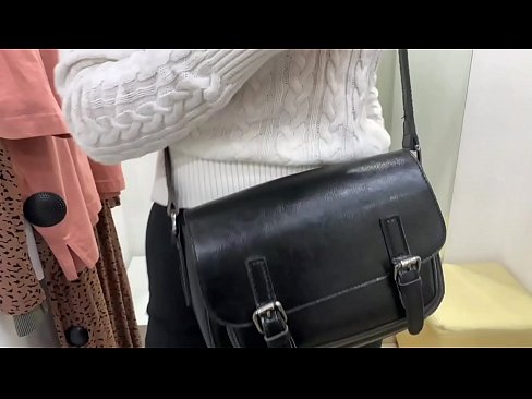 ❤️ Фитинг бөлмөсүндө жаш канчык FeralBerryди дилдо менен коомдук мастурбациялоо ❤️❌ Супер порно бизде ky.pornpk.ru ❌❤